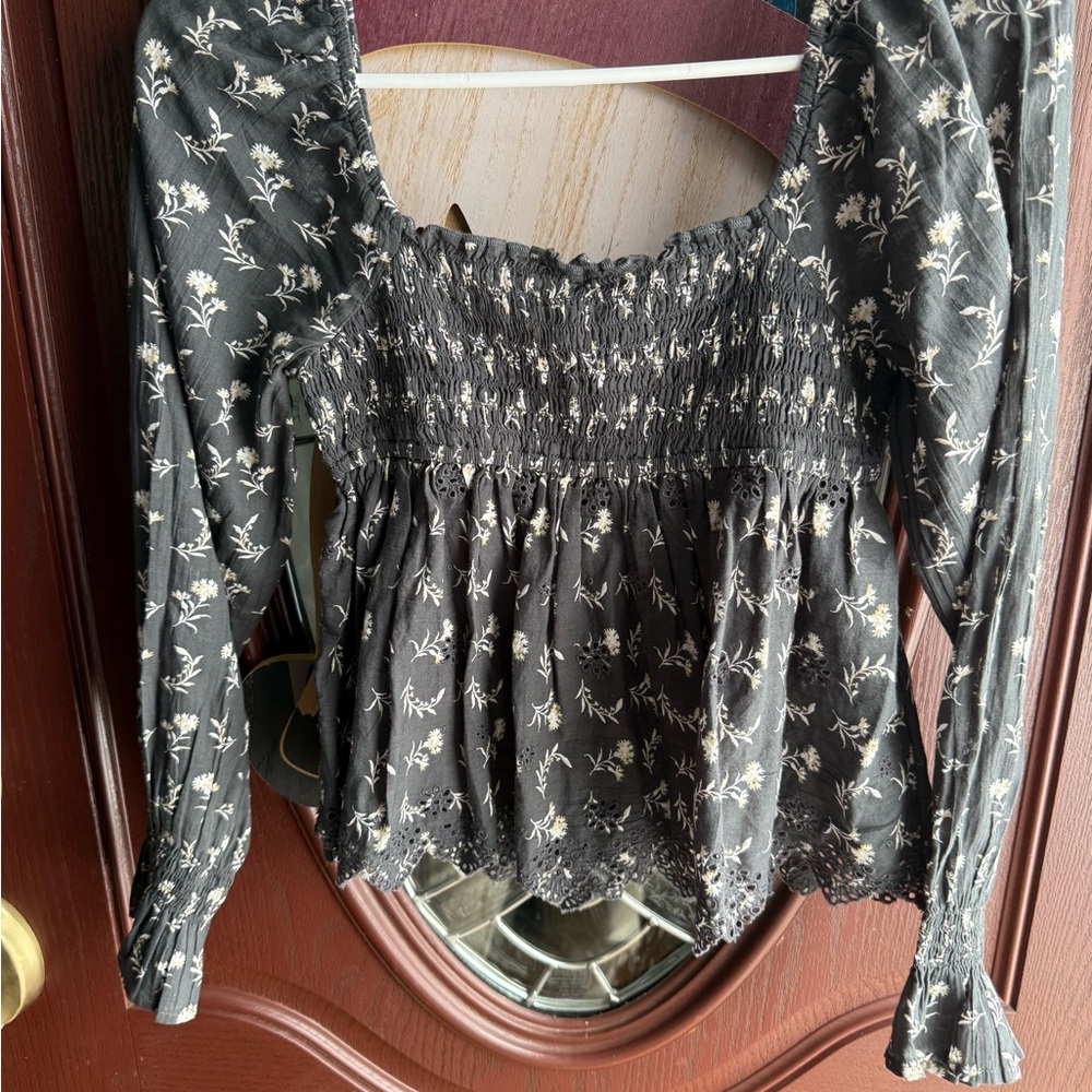 American Eagle Outfitters Gray Floral Blouse